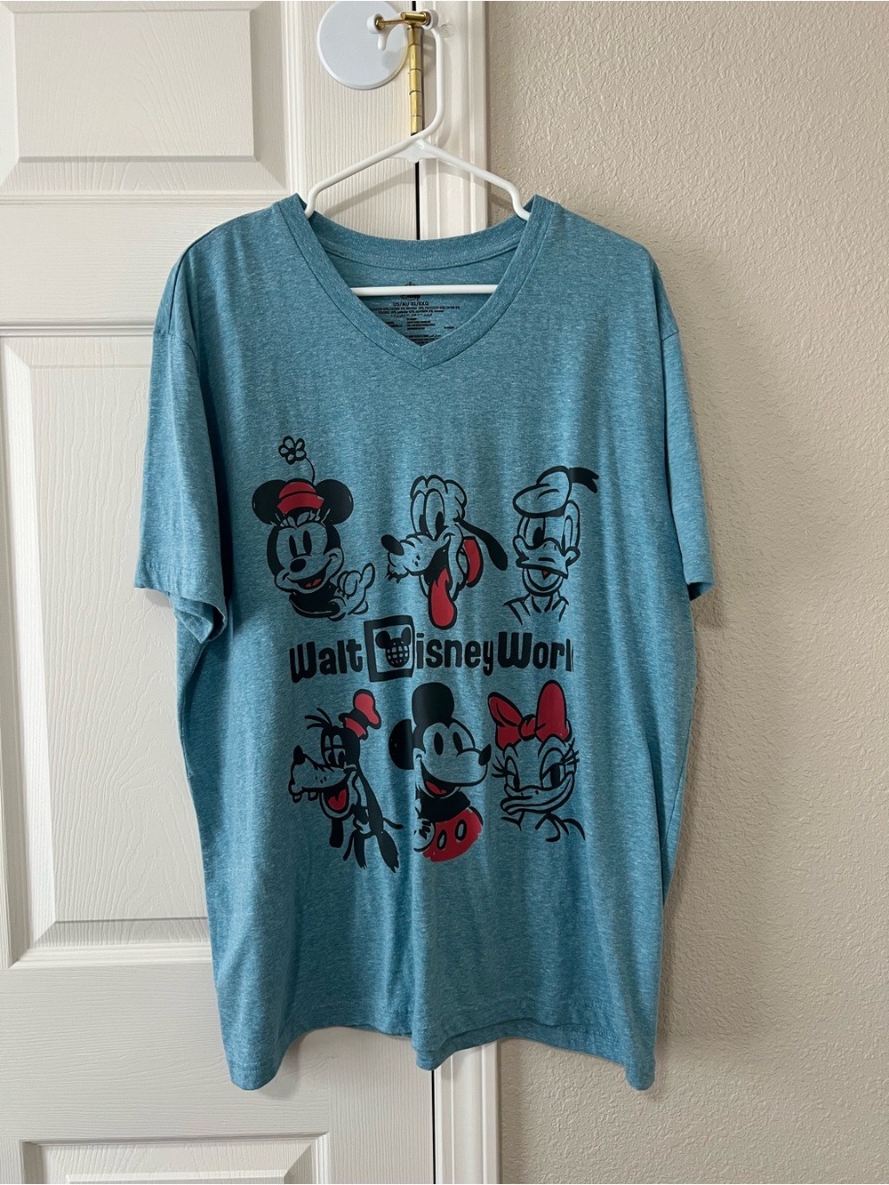 Disney Parks Walt Disney World Character Graphic Tee Blue V Neck Men’s XL